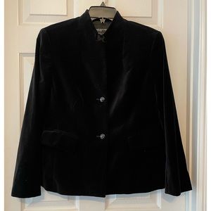 Jones New York Collection Black Velveteen Blazer, size 8